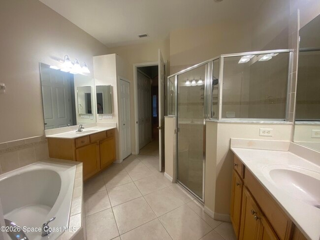 Building Photo - 3723 Carambola Cir