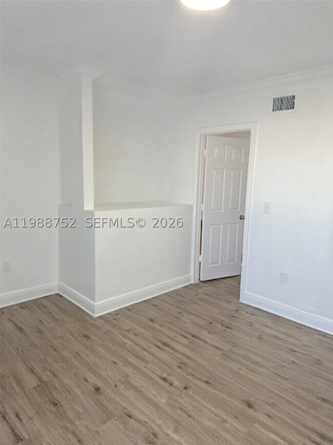 Building Photo - 4415 W 10th Ln