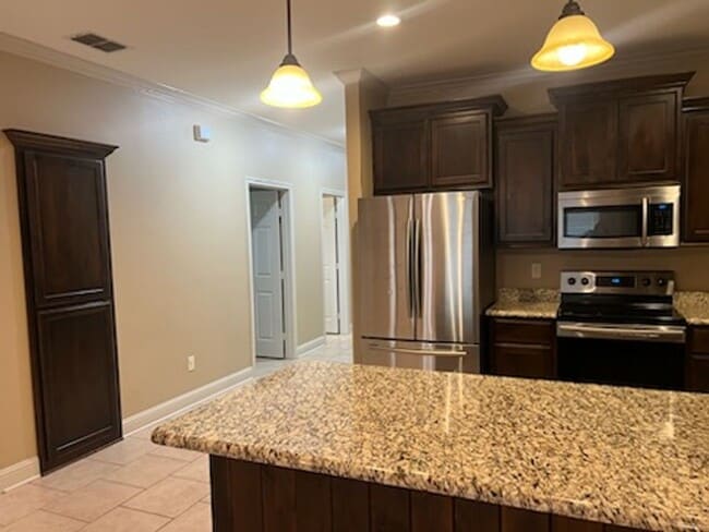 Building Photo - 3915 Mobley Cir