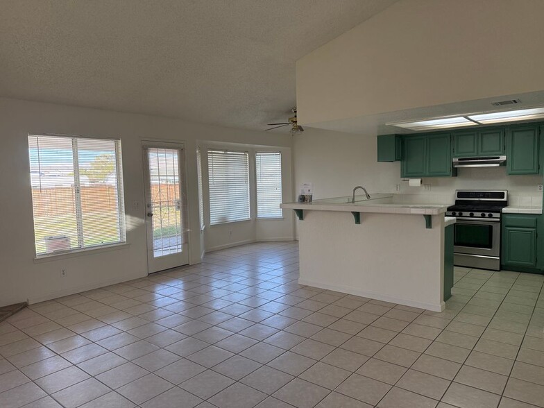 Building Photo - 22412 Hurons Ave