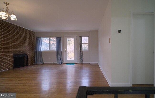 Building Photo - 206 Wayne Ave