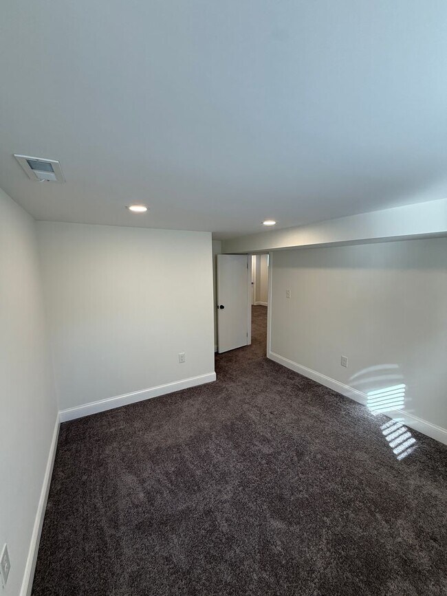 Building Photo - Beautiful 3 Bedroom Single-Family Home in Essex, MD