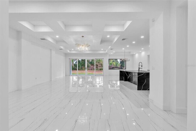 Building Photo - 11921 Fort King Hwy