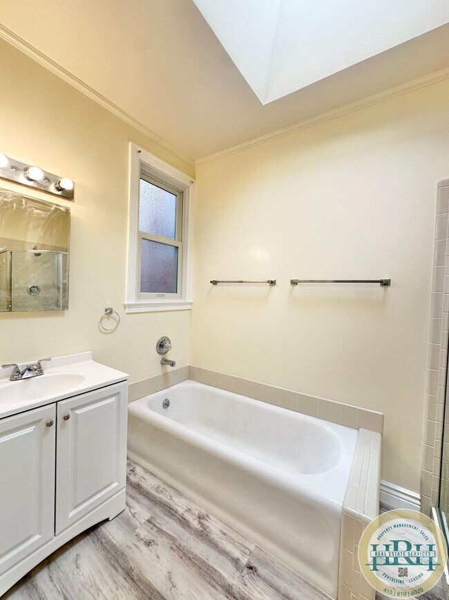 Building Photo - 753-755 21st Avenue
