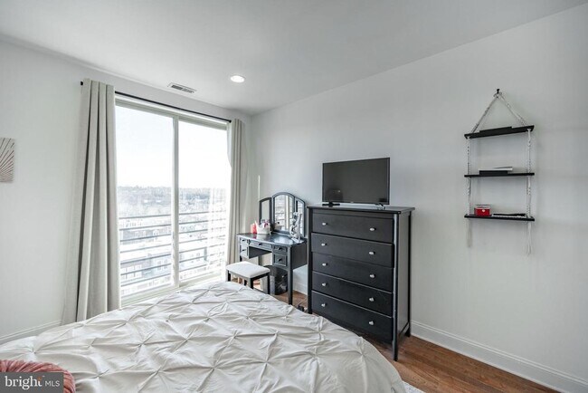 Building Photo - 4066 Manayunk Ave