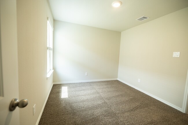 Building Photo - 700 Davy St