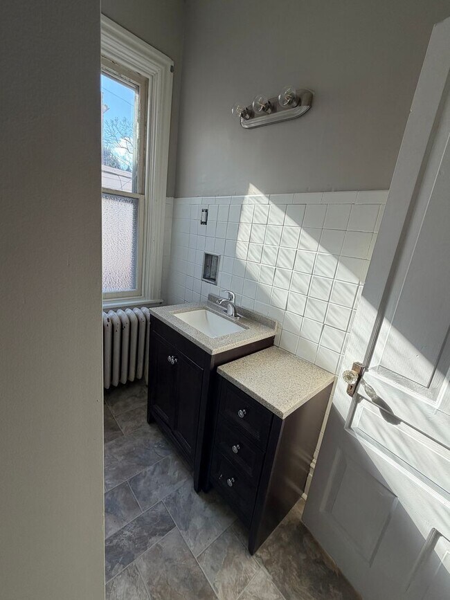 Building Photo - 114 S West St