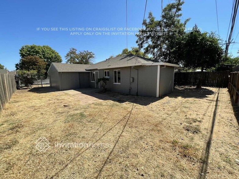 Building Photo - 3354 Horseshoe Dr