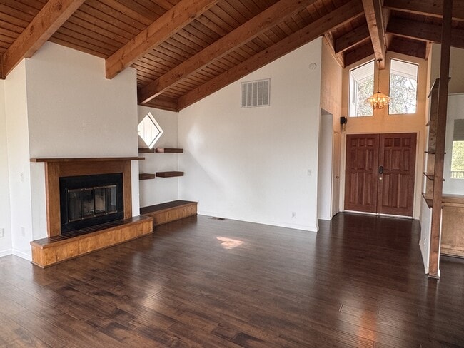 Building Photo - 17554 Patricia Way