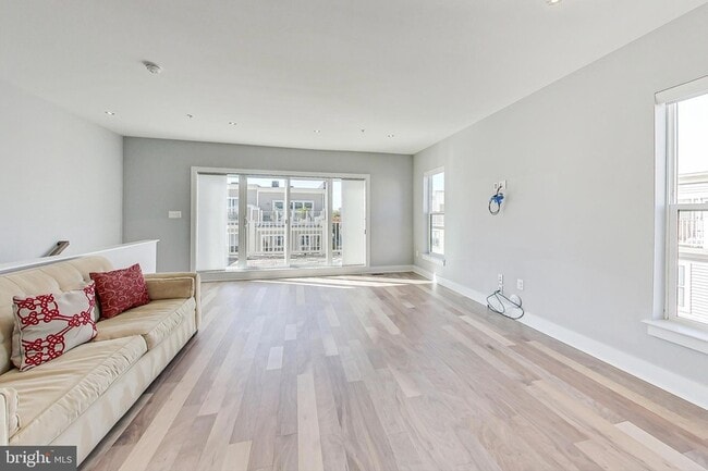 Building Photo - 1458 Piccard Dr