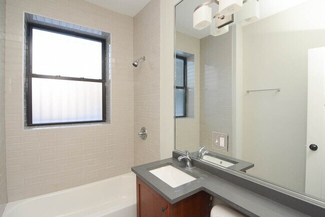 Building Photo - 2915 N Mildred Ave