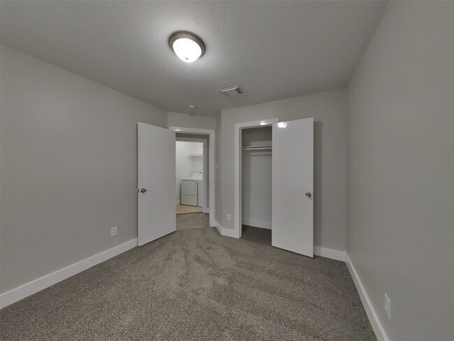 Building Photo - 18835 Atasca Oaks Dr