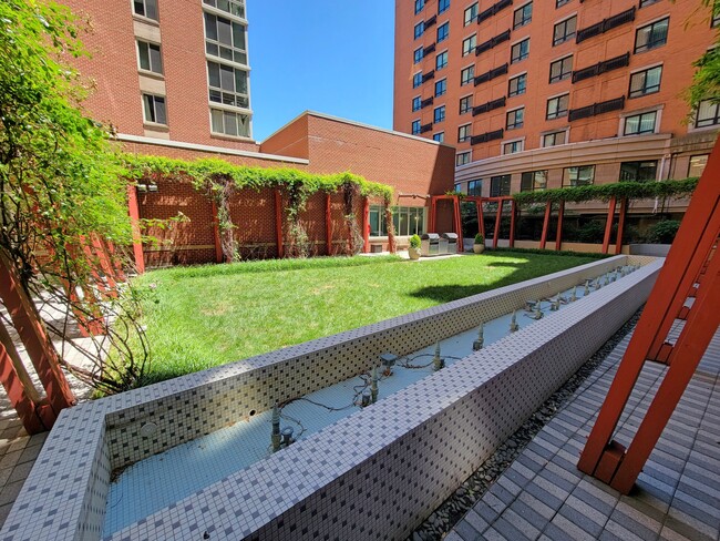 Building Photo - 1000 New Jersey Ave SE