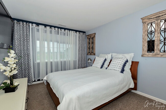 Building Photo - 9870 Williams Dr