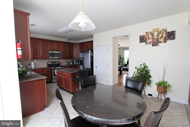 Building Photo - 26 Esterbrook Dr