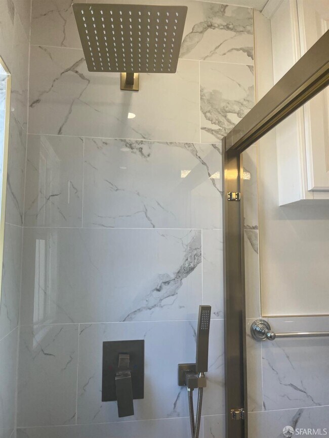 Building Photo - 5880 Olinda Rd