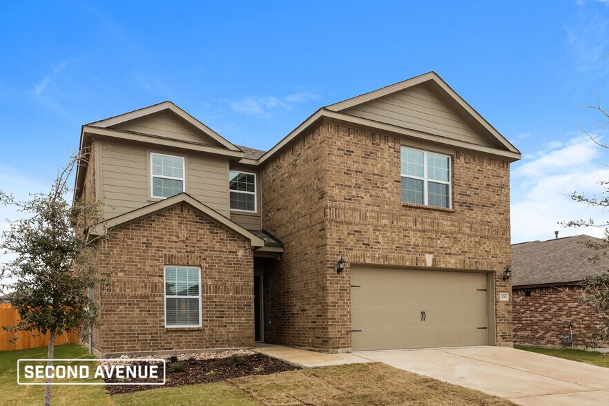 Primary Photo - 2100 Jeanine Dr