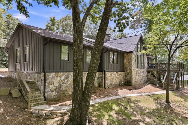 Building Photo - 4225 Twin Rivers Dr