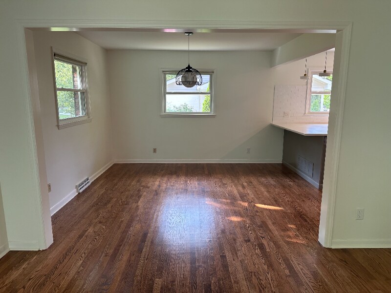 Building Photo - 17 Wisteria Dr