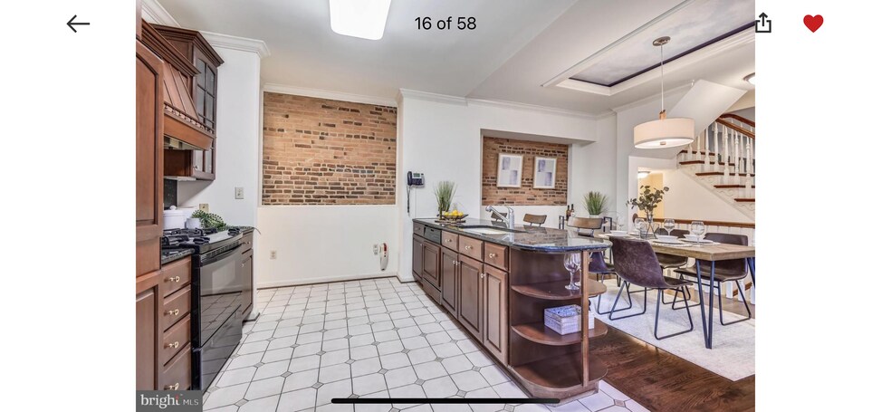 Building Photo - 1250 William St