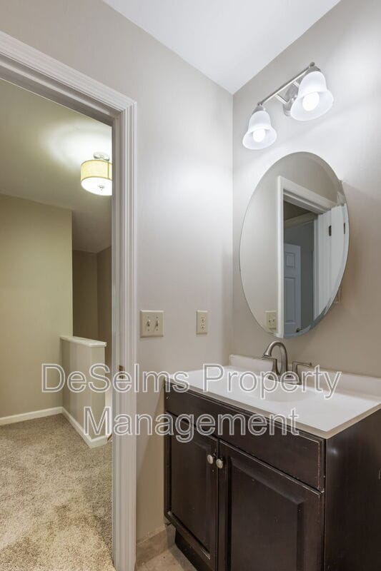 Building Photo - 5120 English Village Dr