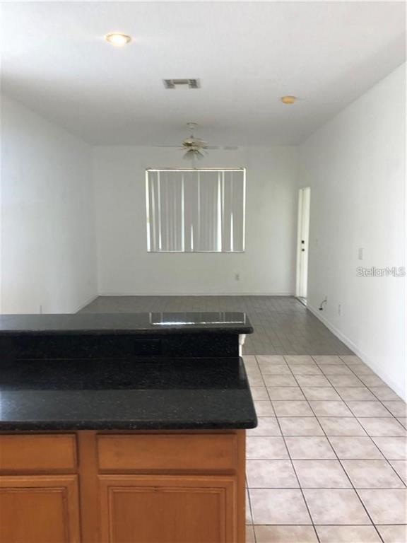 Building Photo - 1749 Golfview Dr