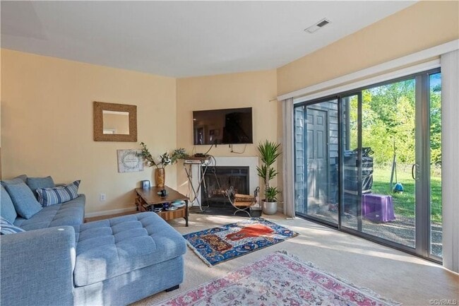 Building Photo - 2912 Woodbridge Crossing Dr