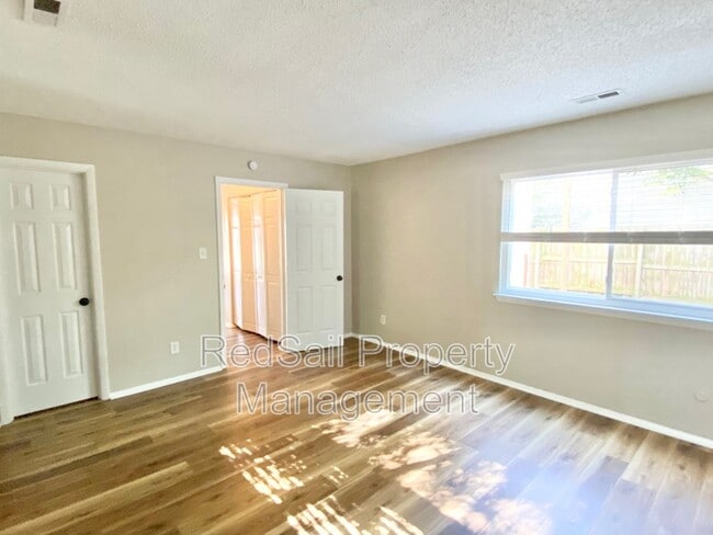 Building Photo - 3833 Foxglove Ct