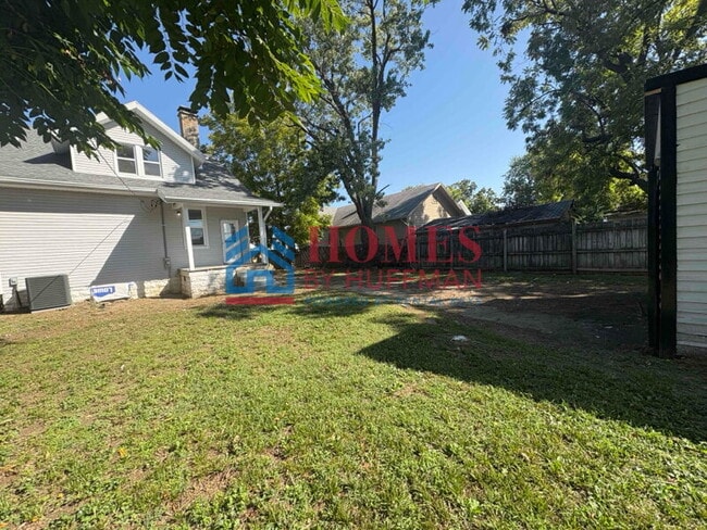 Building Photo - Five Bedroom House | 2 Full Bath | Move In...