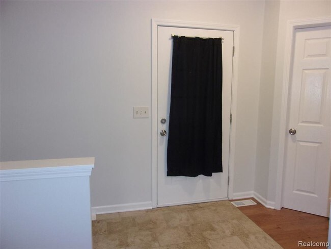 Building Photo - 21749 Lincoln Dr