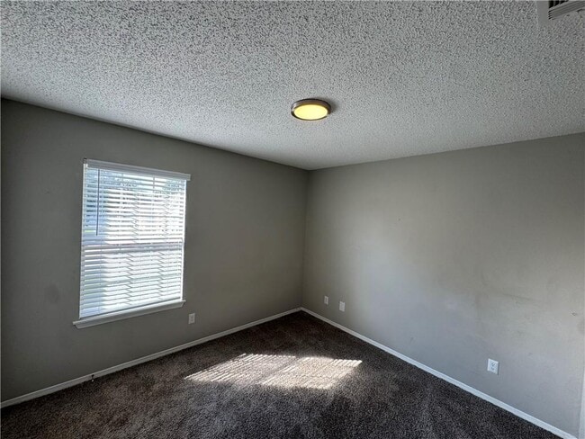 Building Photo - 1374 N Chickadee Ave