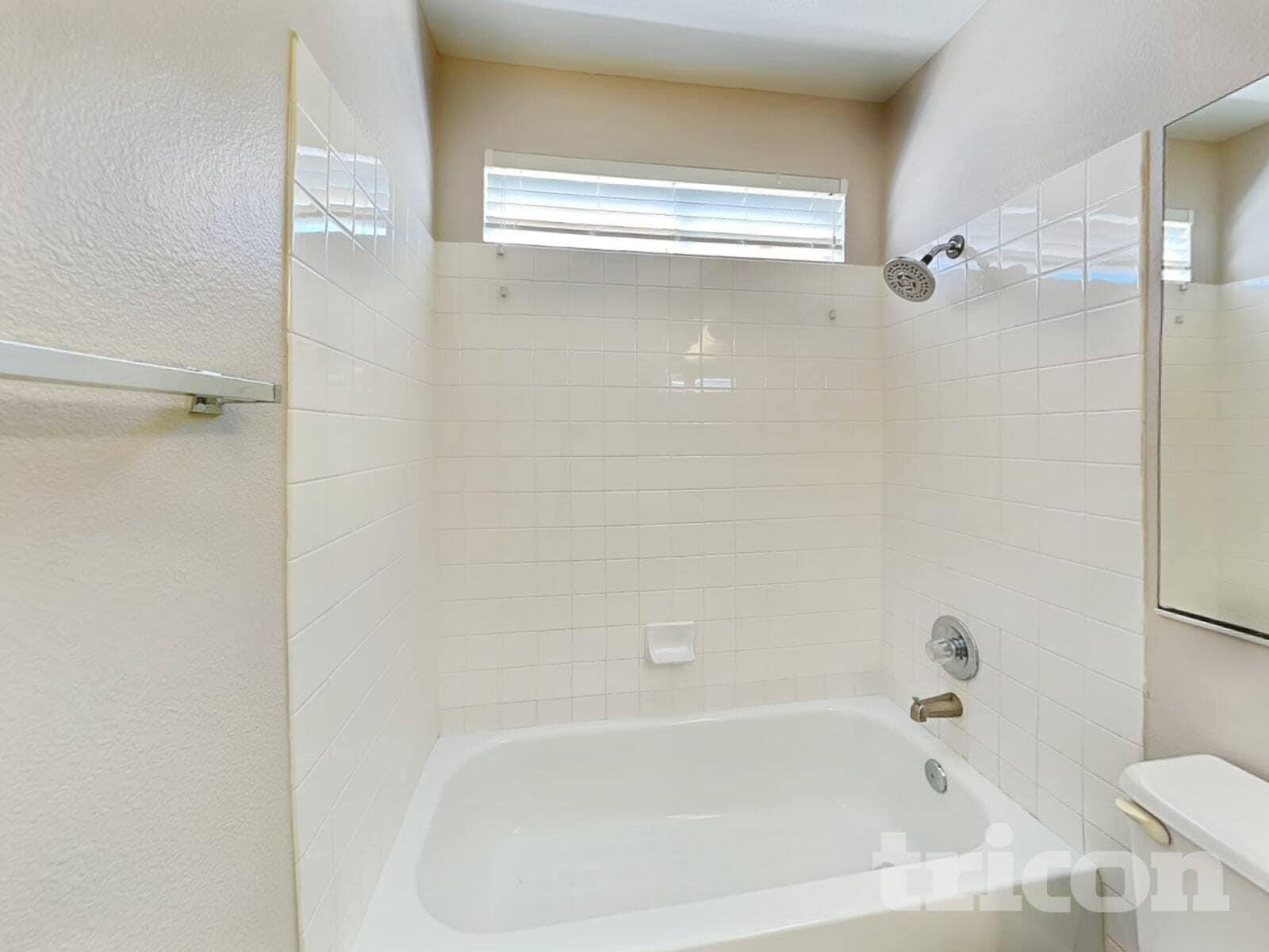 Building Photo - 710 Wolf Lake Ave