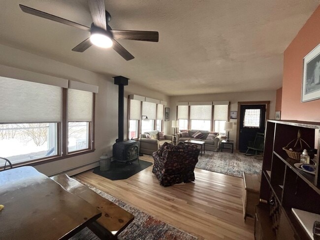 Building Photo - 1316 US-302