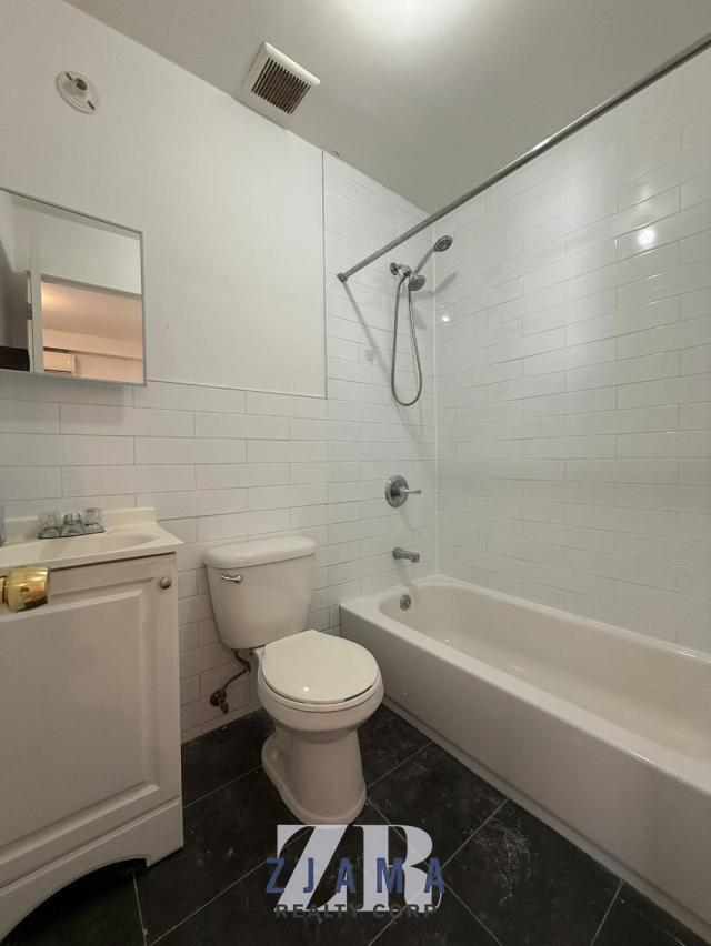 Building Photo - 1 bedroom in Brooklyn NY 11226