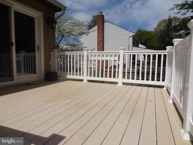 Building Photo - 1627 Severn Run Ct