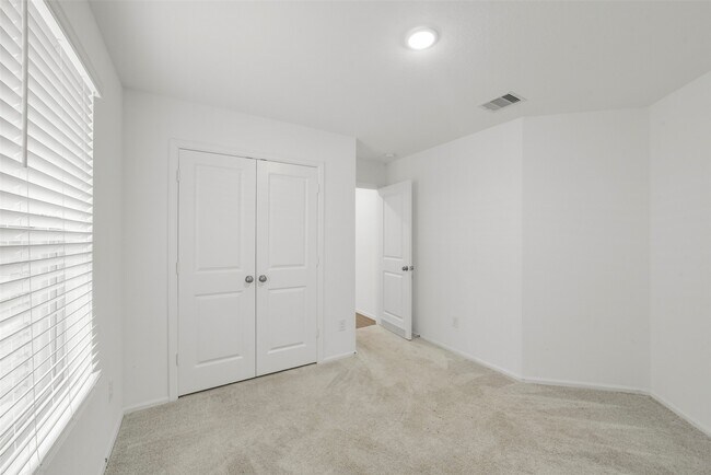Building Photo - 1504 Twilight Grn Dr