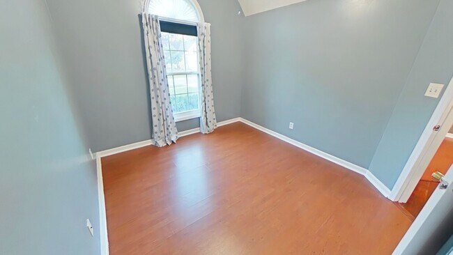 Building Photo - 151 Spring Valley Dr