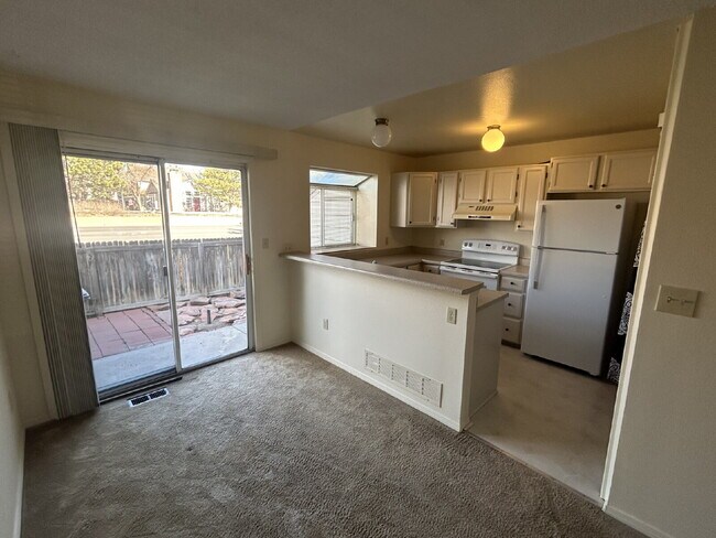 Building Photo - "Charming 2-Bed Condo Retreat with 2.5 Baths in Littleton - 1000 Sq Ft of Comfort!"  Available Now!