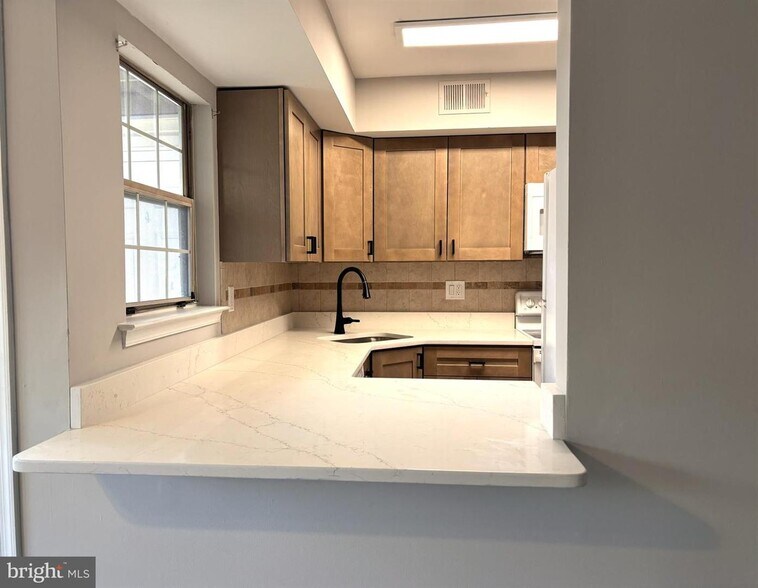 Kitchen - 1507 Bennett Pl