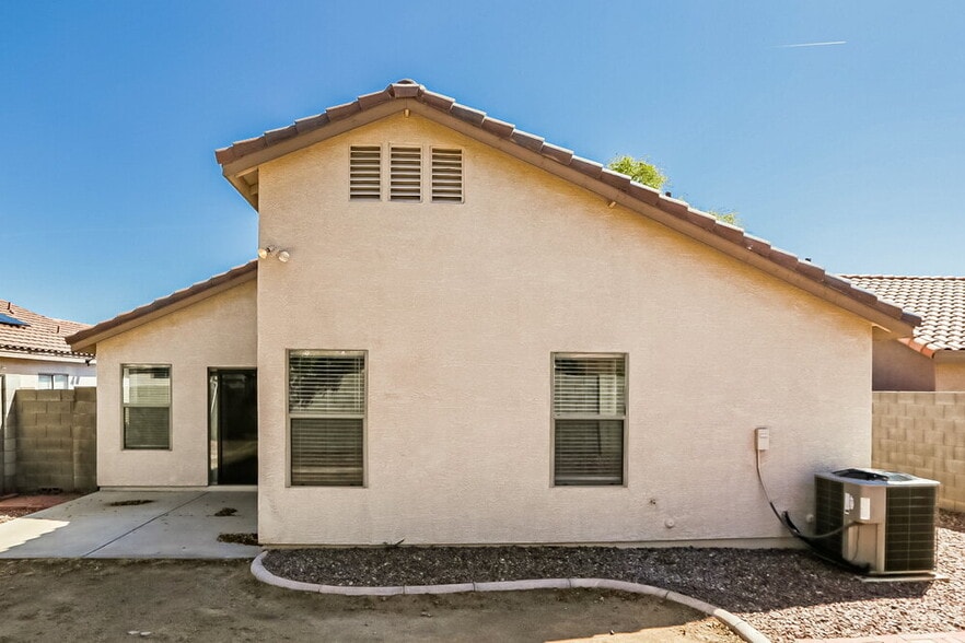 Building Photo - 11240 E Sunland Ave