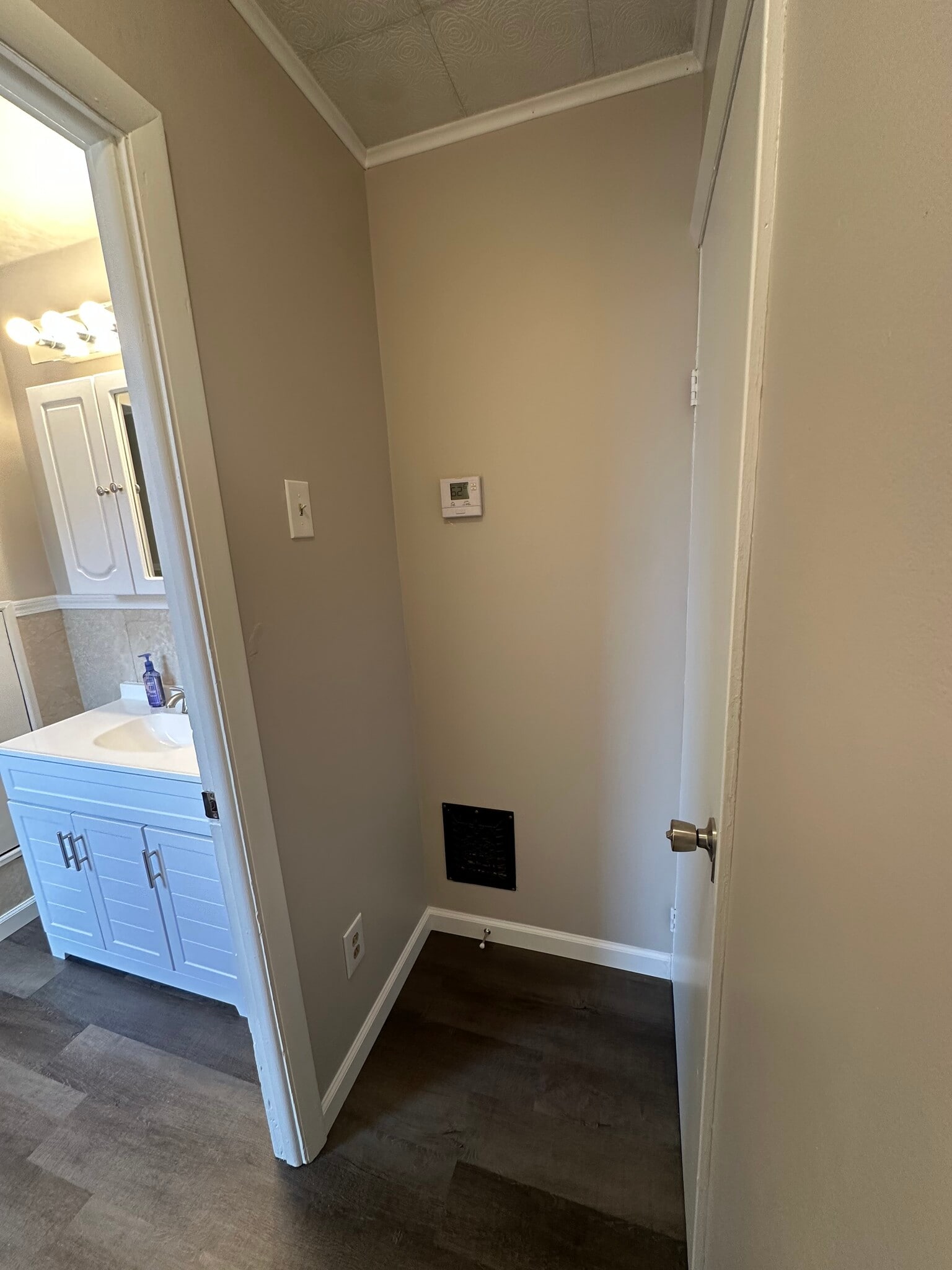 Bathroom Hall Storage - 1366 3rd Ave