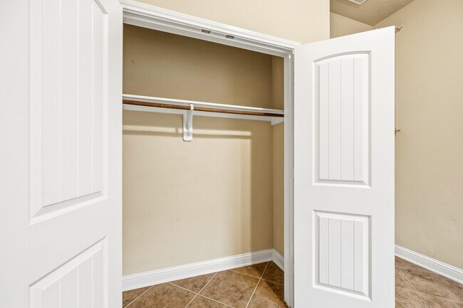 Building Photo - 8111 Sweet Gardens Ct