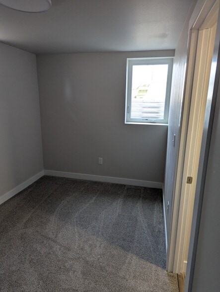 Building Photo - 1823 Alderson Ave