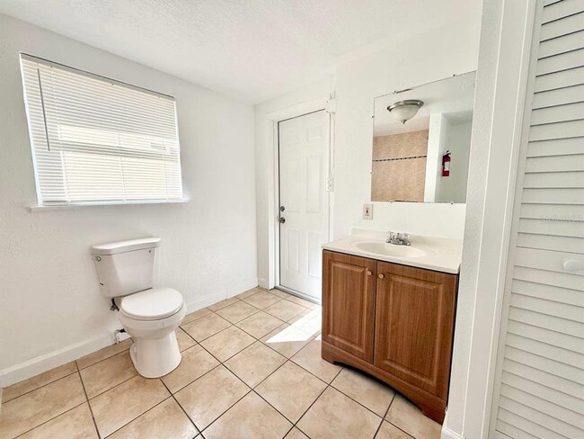 Building Photo - 1607 E Maple Ave