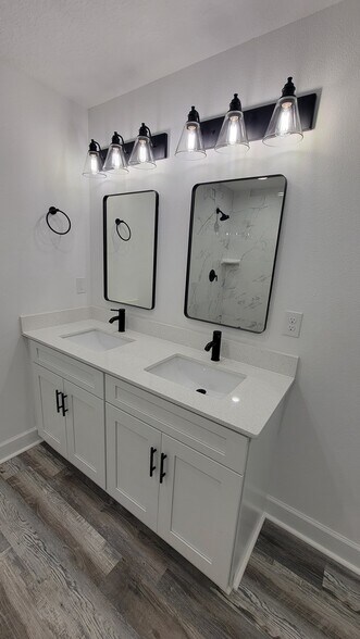 Building Photo - 20422 Dial Ave