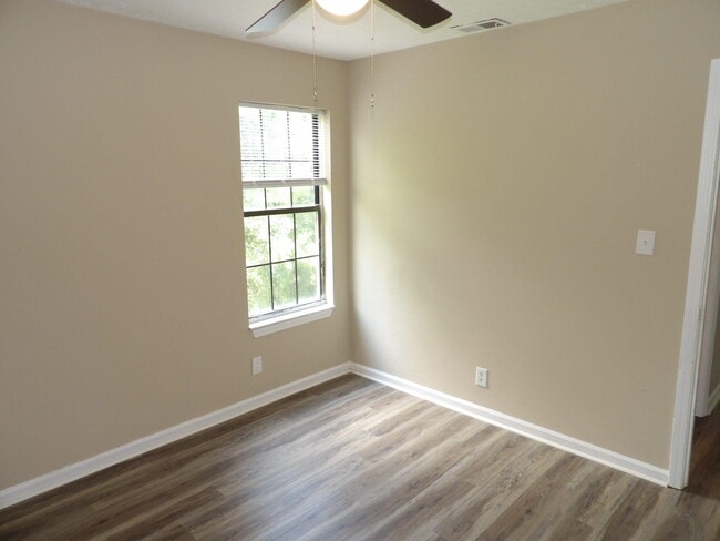 Building Photo - 35 Ashwood Ct