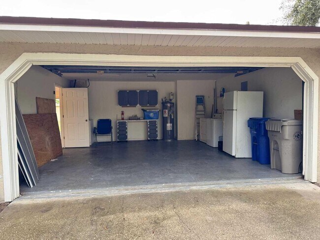 Building Photo - 865 17th Ln SW
