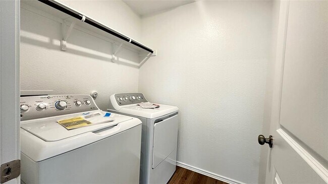 Building Photo - 310 Jeffers