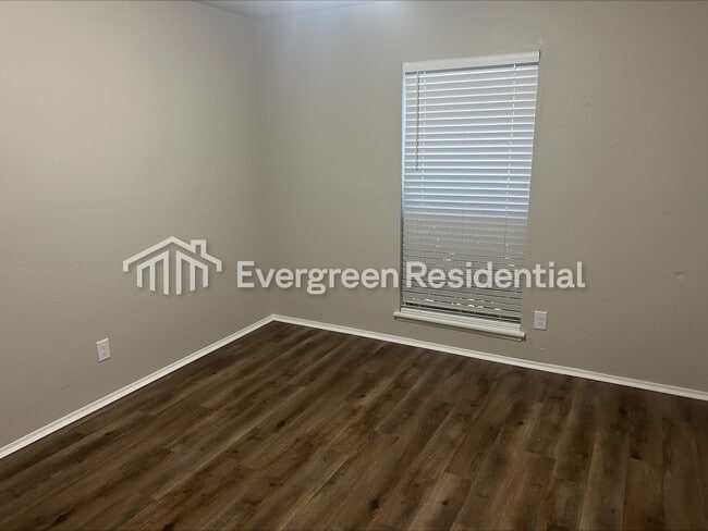 Building Photo - 9546 Sophora Dr