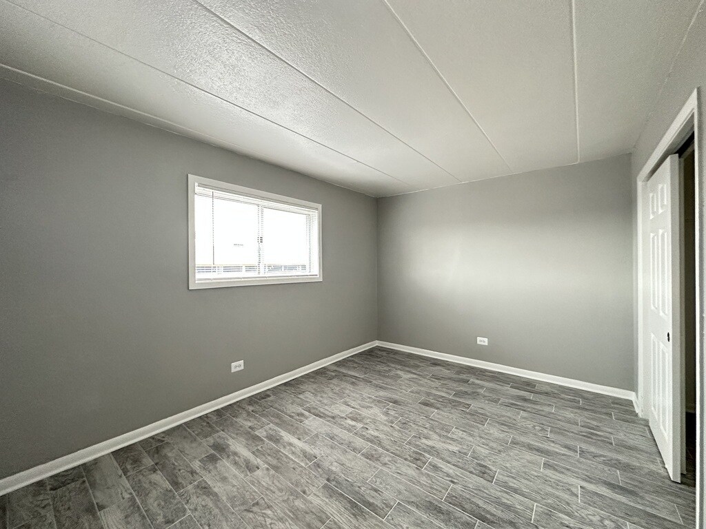 Building Photo - 1408 Carol St